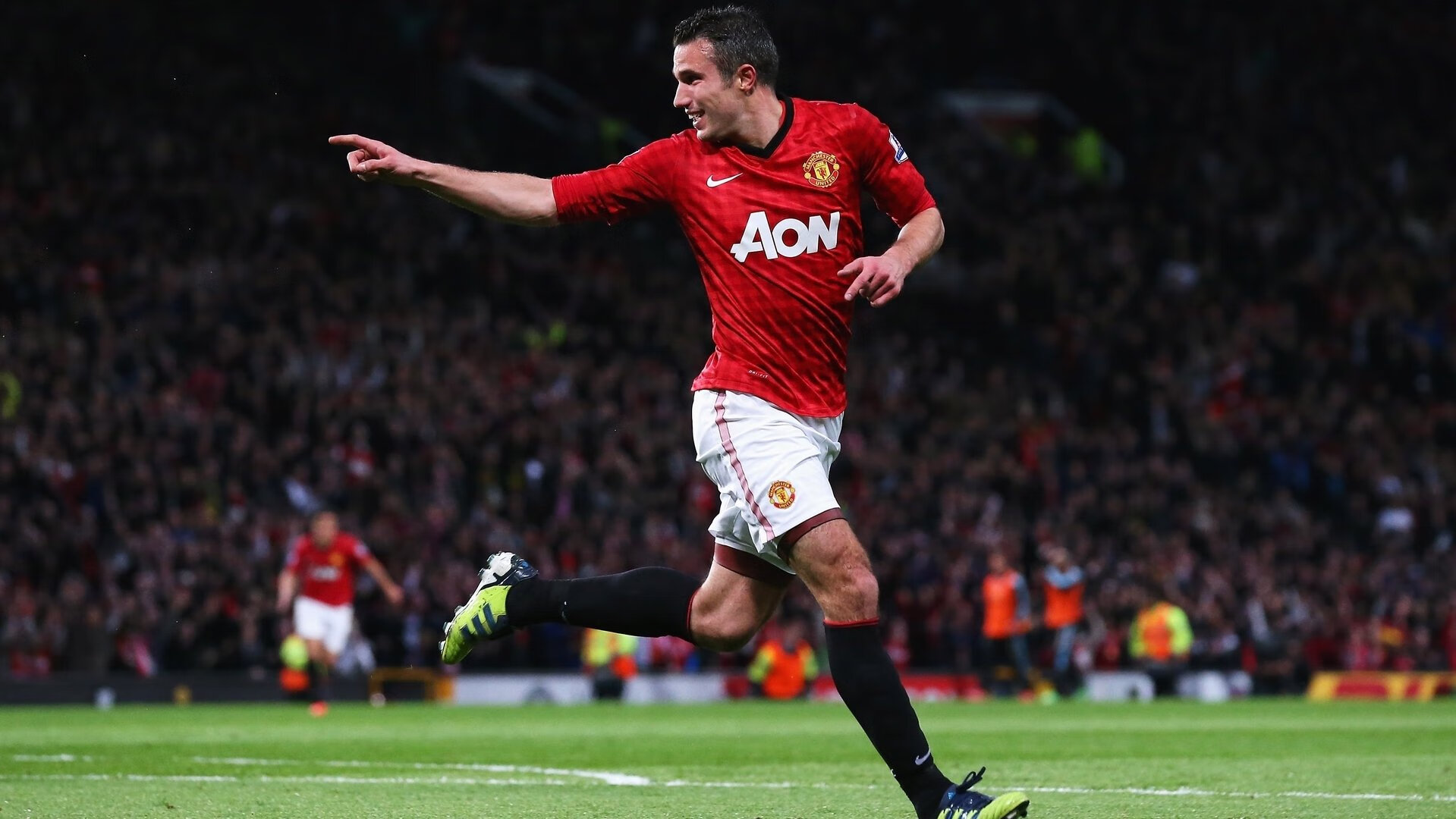 爱游戏入口-托特纳姆加时鏖战、勇士绝地反击、门兴葡超狂欢，足篮世界的加时末段与炸裂之夜
